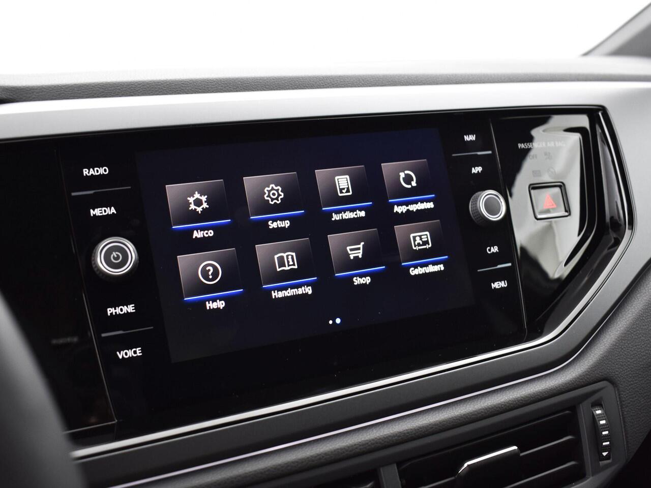 Volkswagen POLO R-Line Edition 1.0 TSI 95 PK 7 versn. DSG 7 Versn. DSG · Voorraad Actie · Prijs is inclusief EU 2000,- inruilpremie · Speciaal ingekocht