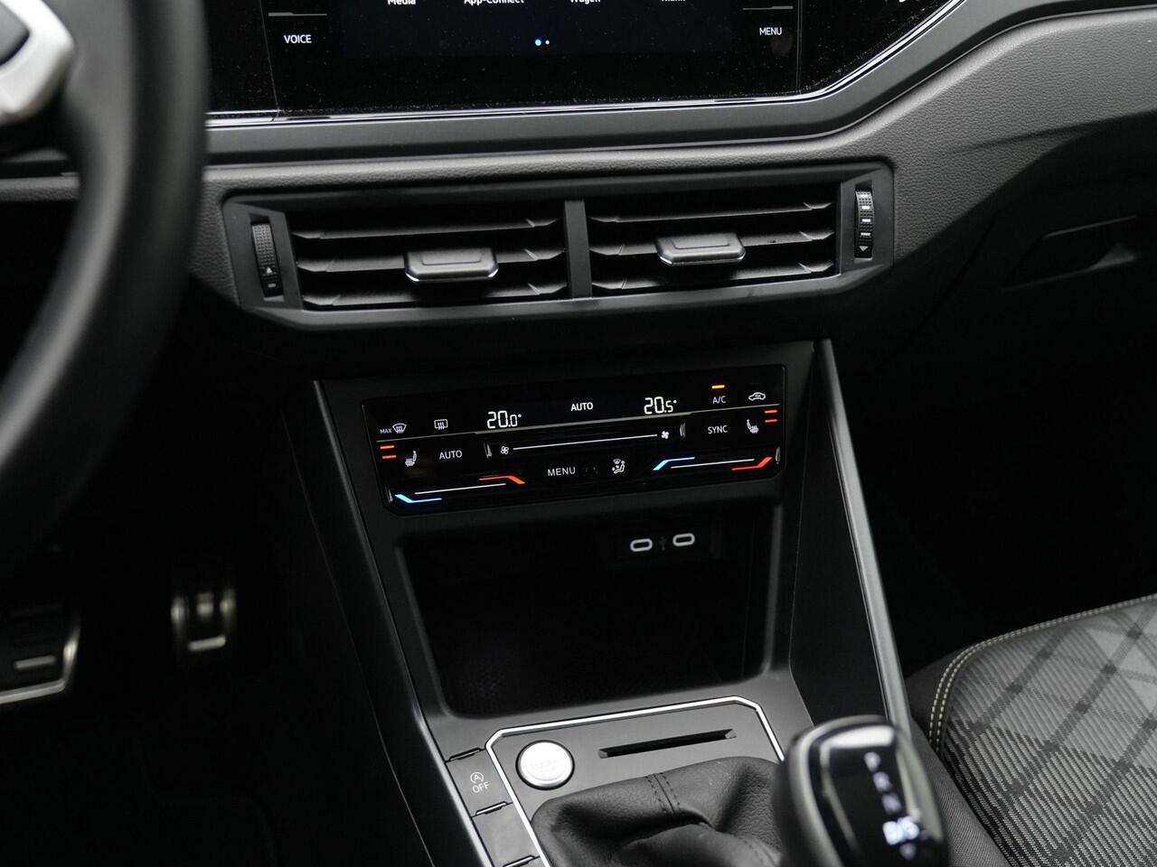 Volkswagen POLO 1.0 TSI 95 pk DSG R-Line | Panoramadak | IQ Light | Achteruitrijcamera | Navigatie | Stoelverwarming