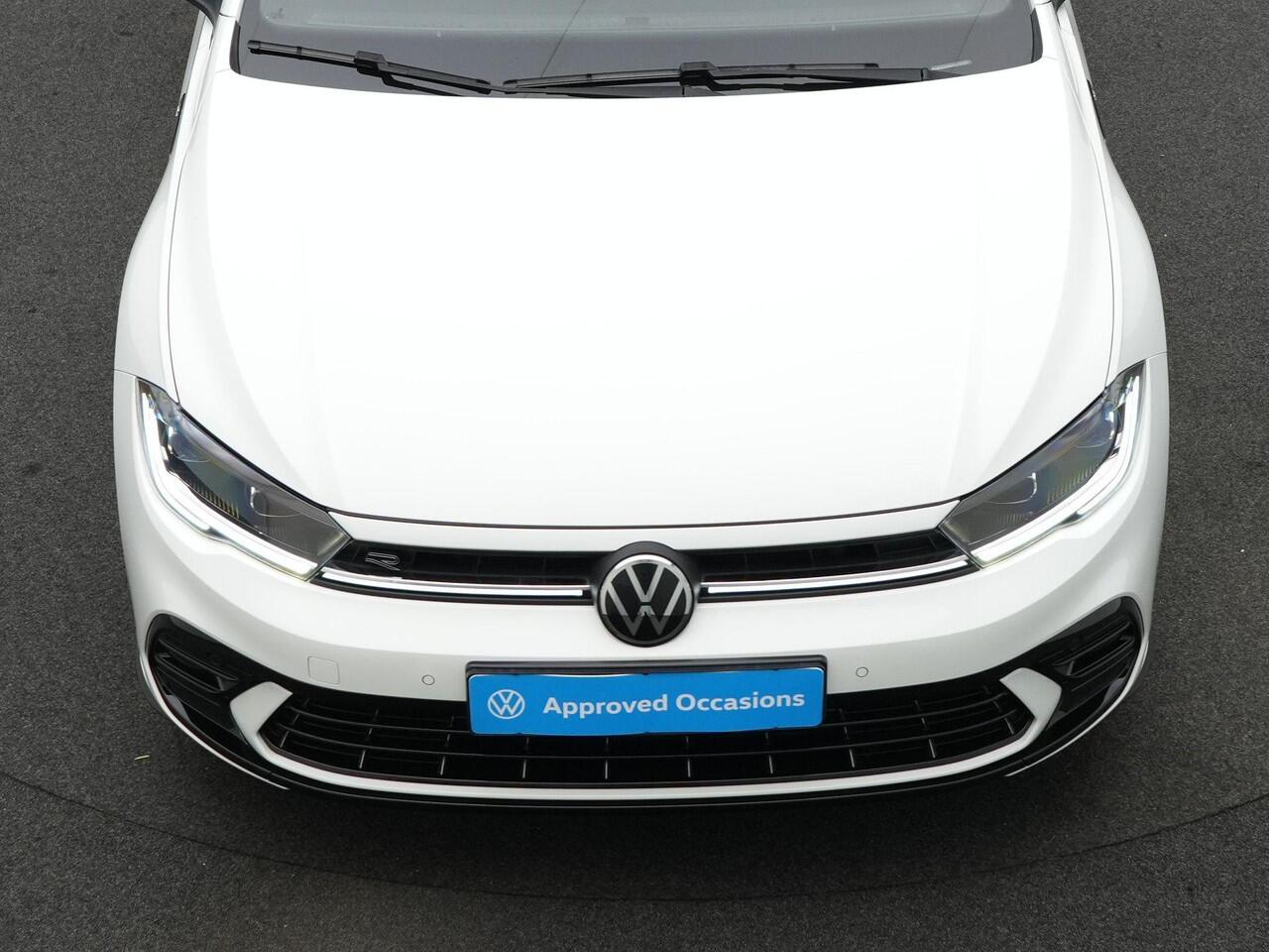 Volkswagen POLO 1.0 TSI 95 pk DSG R-Line | Panoramadak | IQ Light | Achteruitrijcamera | Stoelverwarming | Adaptive Cruise | Navigatie