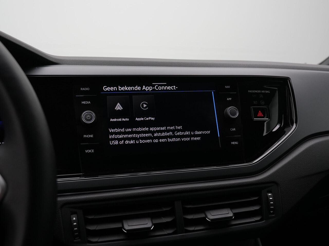 Volkswagen POLO 1.0 TSI 95 pk DSG R-Line | Panoramadak | IQ Light | Achteruitrijcamera | Stoelverwarming | Adaptive Cruise | Navigatie