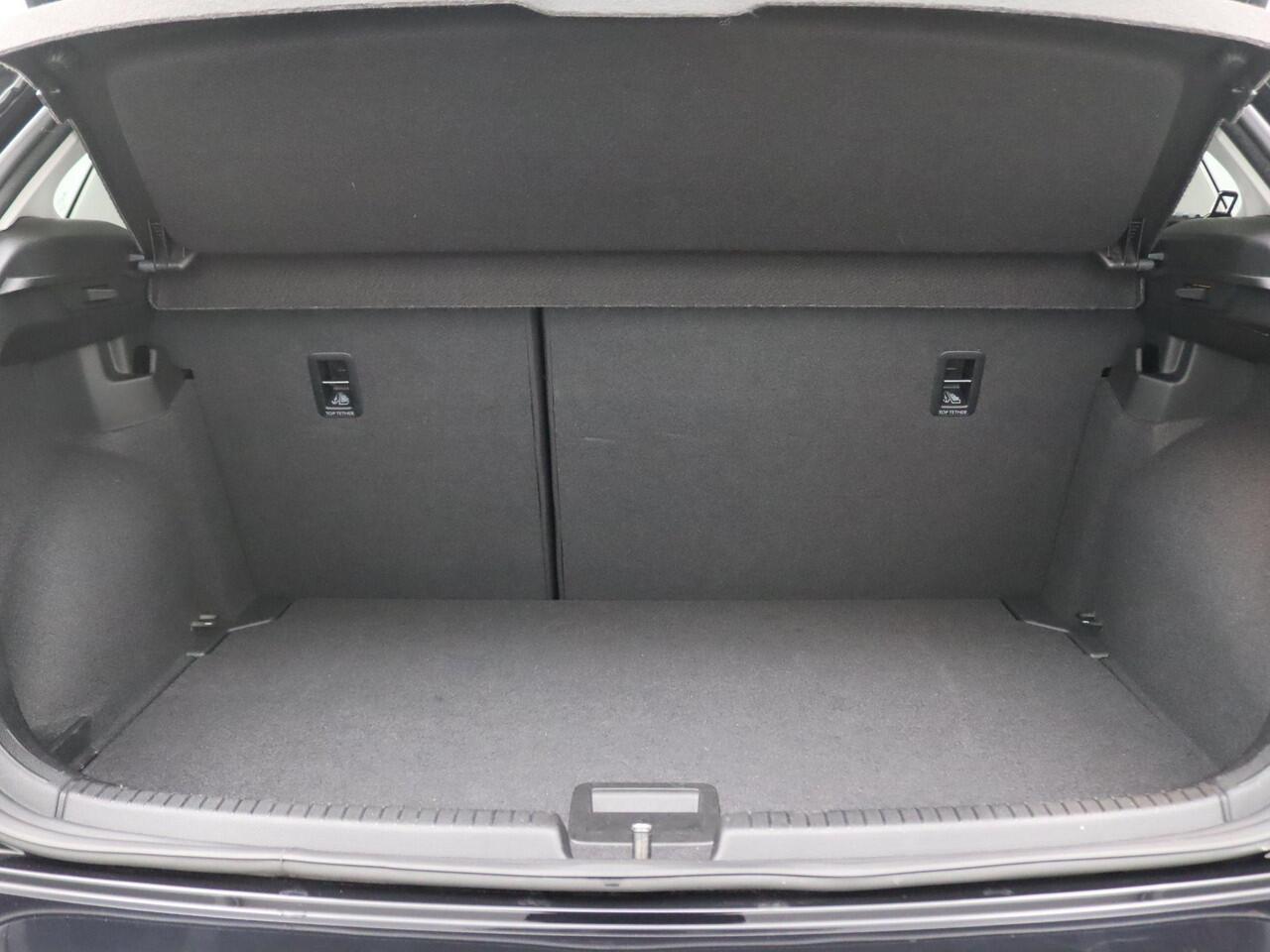 Volkswagen POLO 1.0 TSI Life 95PK PDC voor en achter, Clima, Navi via Apple Carplay/Android Auto, Stoelverwarming, Inkl. Buitenspiegels