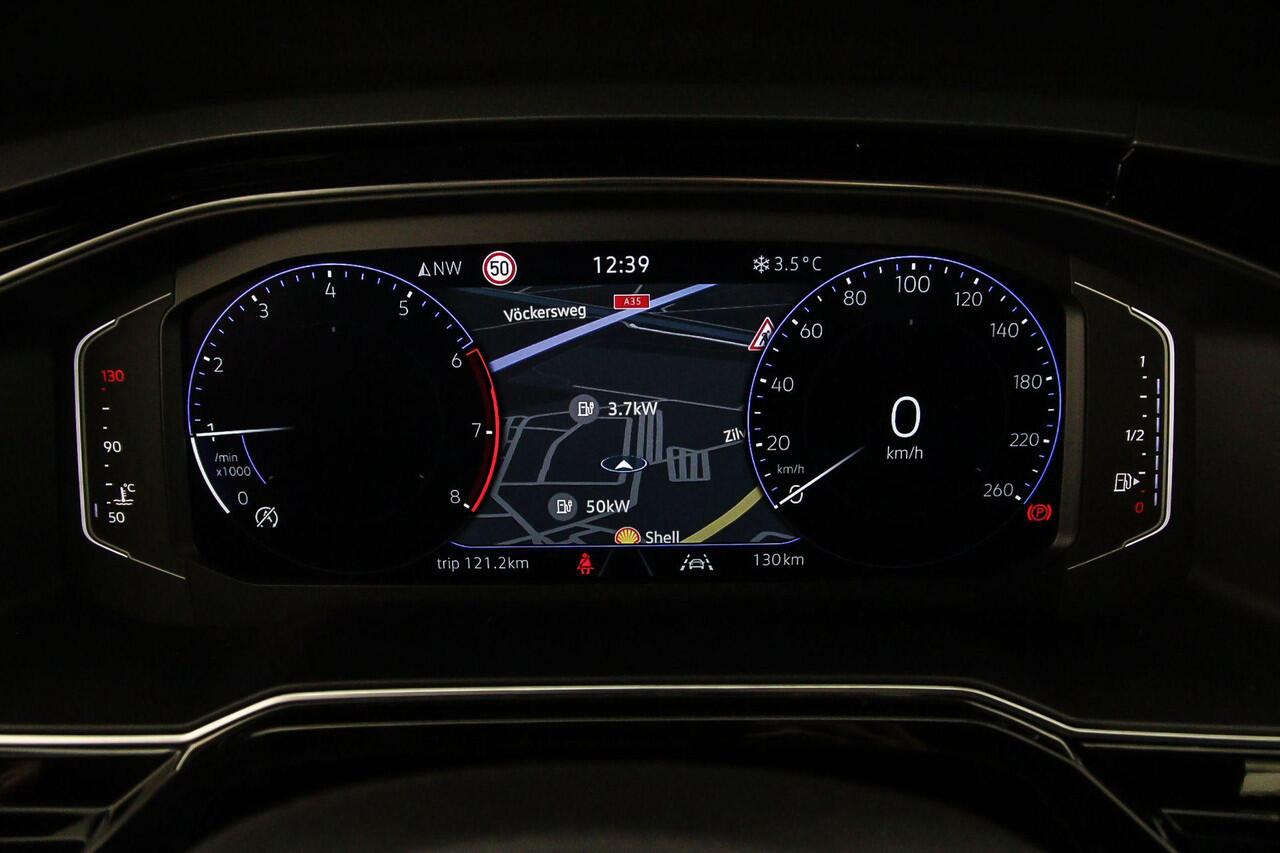 Volkswagen POLO R-Line Edition 1.0 TSI 95pk Adaptive cruise control, LED matrix koplampen, Achteruitrijcamera, Stoelverwarming, Navigatie, Parkeersensoren, App connect