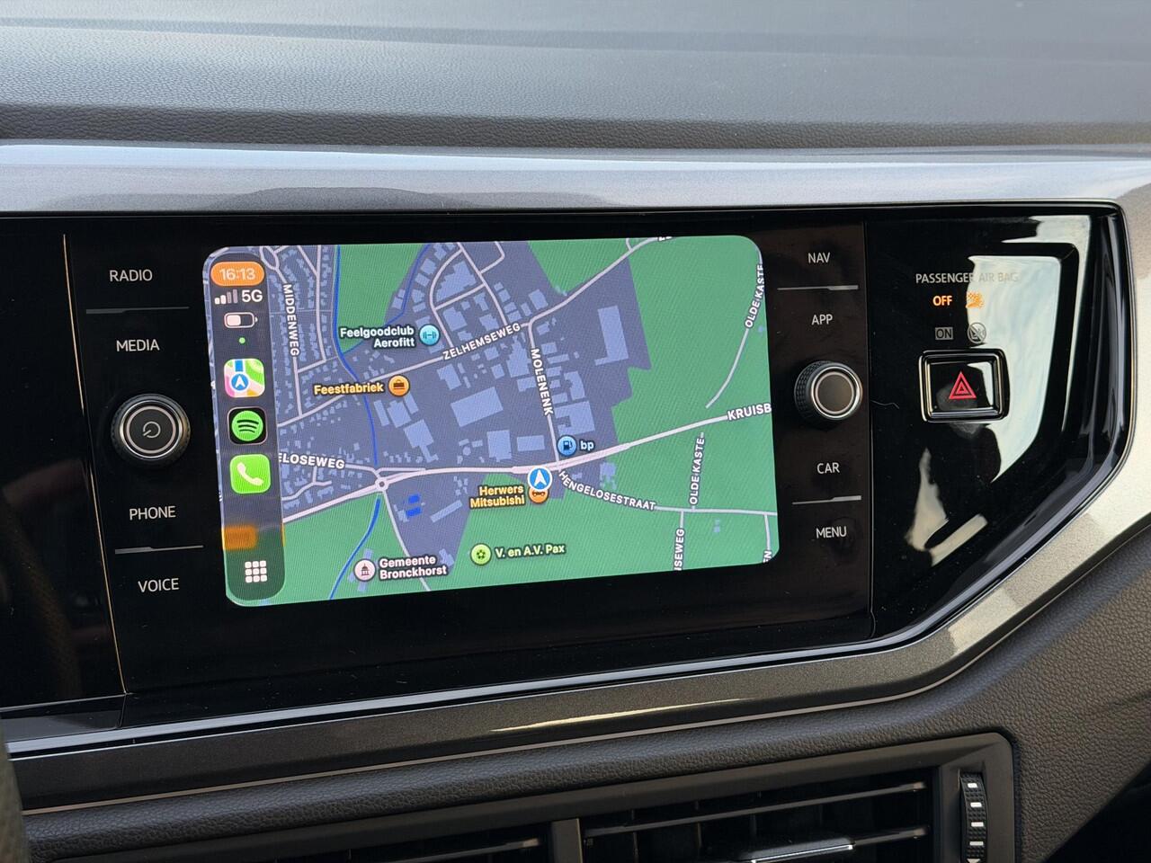 Volkswagen POLO 2.0 TSI GTI 207 PK DSG / Adaptief Onderstel DCC / Adaptive Cruise / Navigatie / Virtual Cockpit / Sportstoelen / Apple Carplay & Android / Stoelverwarming / 1.200 kg trekgewicht / Dodehoek Detectie / Park Assistent /