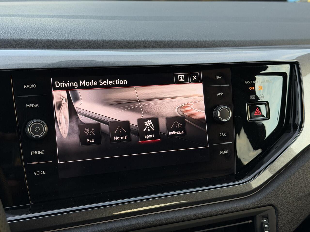 Volkswagen POLO 2.0 TSI GTI 207 PK DSG / Adaptief Onderstel DCC / Adaptive Cruise / Navigatie / Virtual Cockpit / Sportstoelen / Apple Carplay & Android / Stoelverwarming / 1.200 kg trekgewicht / Dodehoek Detectie / Park Assistent /