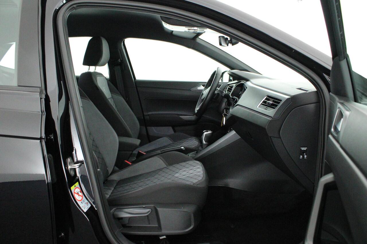 Volkswagen POLO 1.0 TSI 95pk DSG R-Line Camera Stoelverwarming Virtual Cockpit Navigatie