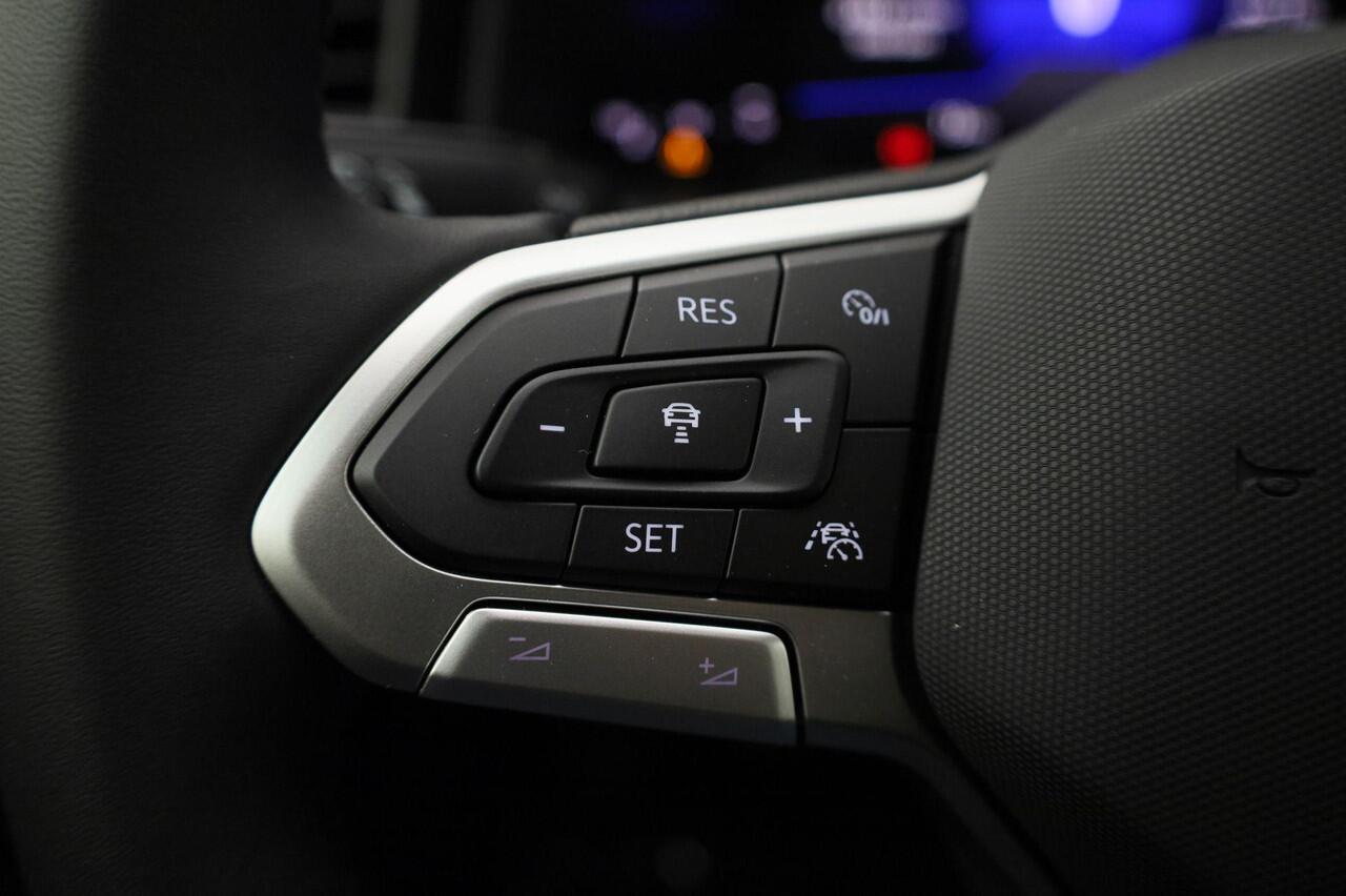 Volkswagen POLO Life Edition 1.0 TSI 95 pk 5 versn. Hand · Achteruitrijcamera · Parkeersensor achter · Velgen 'essex', 15 inch lichtmetaal · Voorraad OUTLET · Prijs is inclusief inruilpremie ·