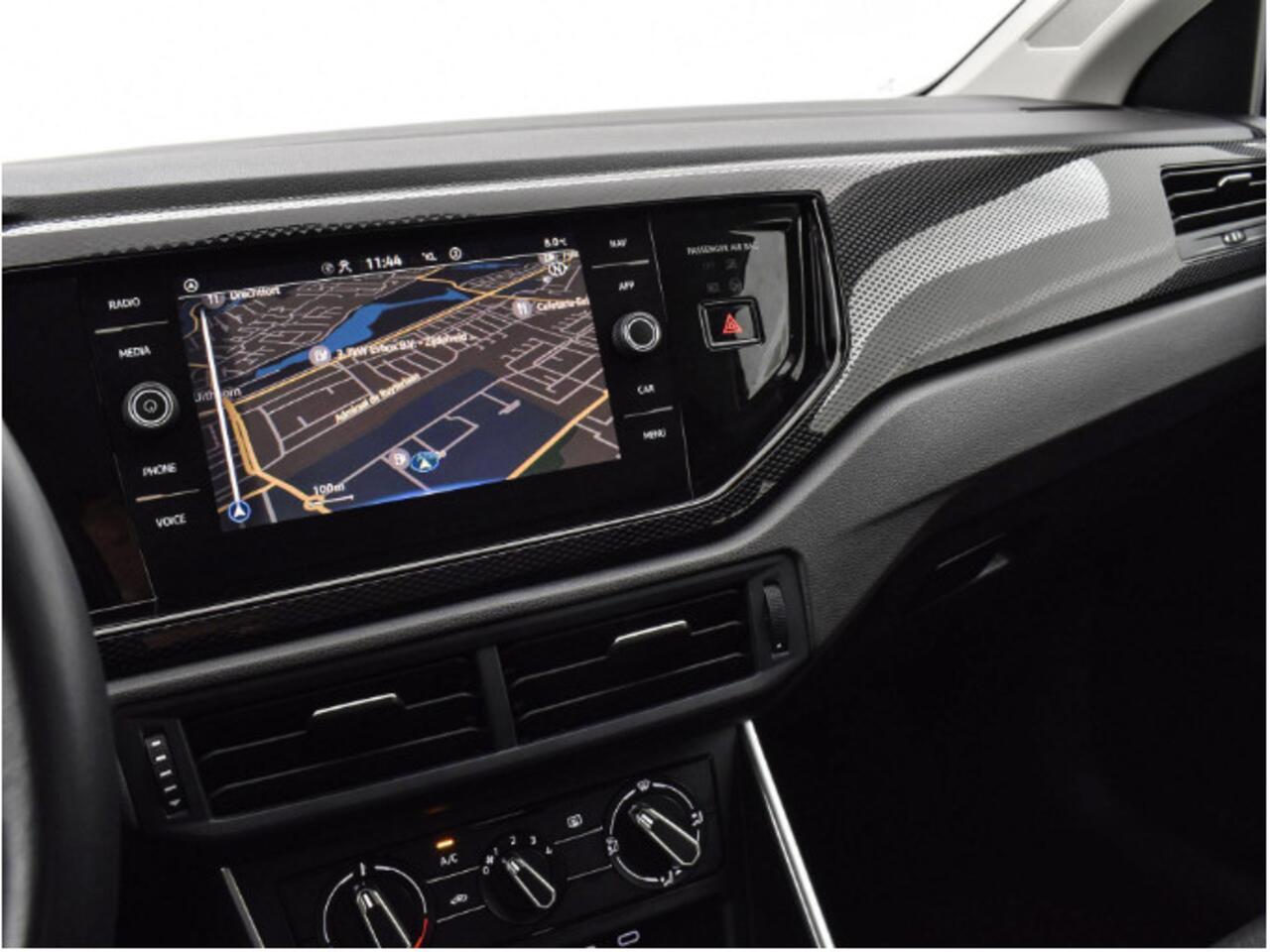 Volkswagen POLO Life Edition 1.0 TSI 95 pk 5 versn. Hand · Achteruitrijcamera · Parkeersensor achter · Velgen 'essex', 15 inch lichtmetaal · Voorraad OUTLET · Prijs is inclusief inruilpremie ·