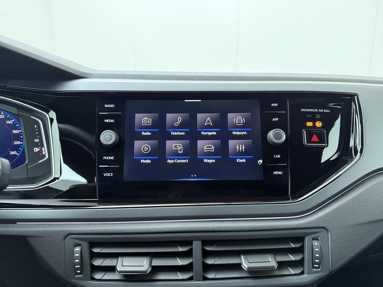 Volkswagen POLO 1.0 TSI R-Line | 115 PK | Automaat | IQ.LIGHT matrix LED koplampen | Achteruitrijcamera | R-Line | Stoelverwarming |