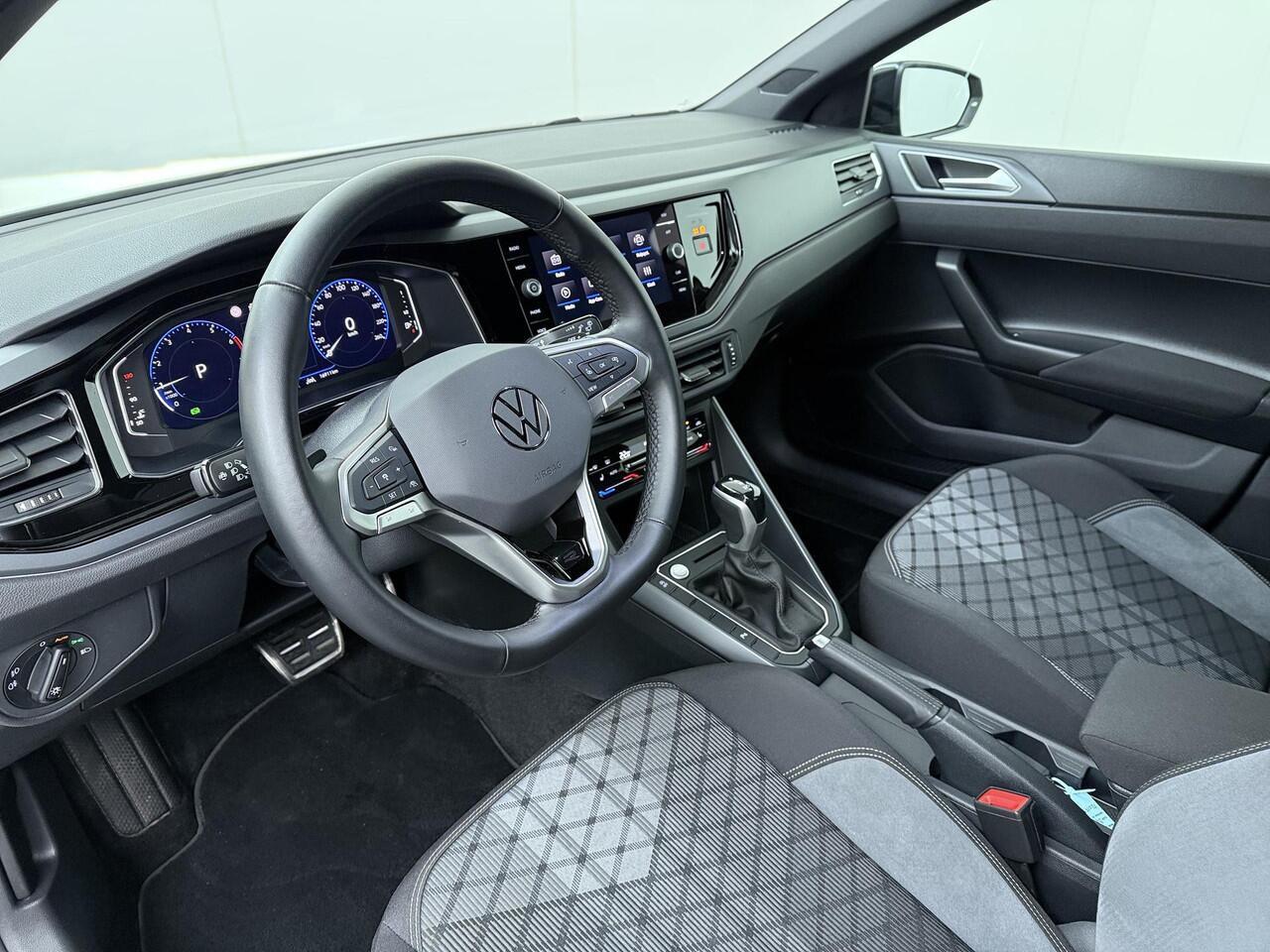 Volkswagen POLO 1.0 TSI R-Line | 115 PK | Automaat | IQ.LIGHT matrix LED koplampen | Achteruitrijcamera | R-Line | Stoelverwarming |