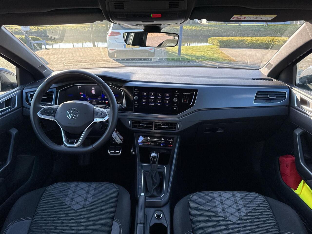 Volkswagen POLO 1.0 TSI R-Line | 95 pk | IQ Light | A-Camera | Automaat | App Connect | Lane Assist |