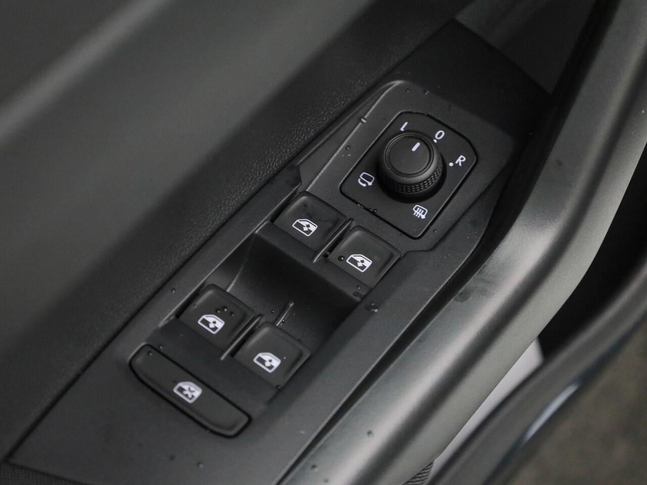 Volkswagen POLO Life Edition 1.0 TSI 95 pk 5 versn. Hand · Achteruitrijcamera · Voorraad OUTLET · Prijs is inclusief inruilpremie ·