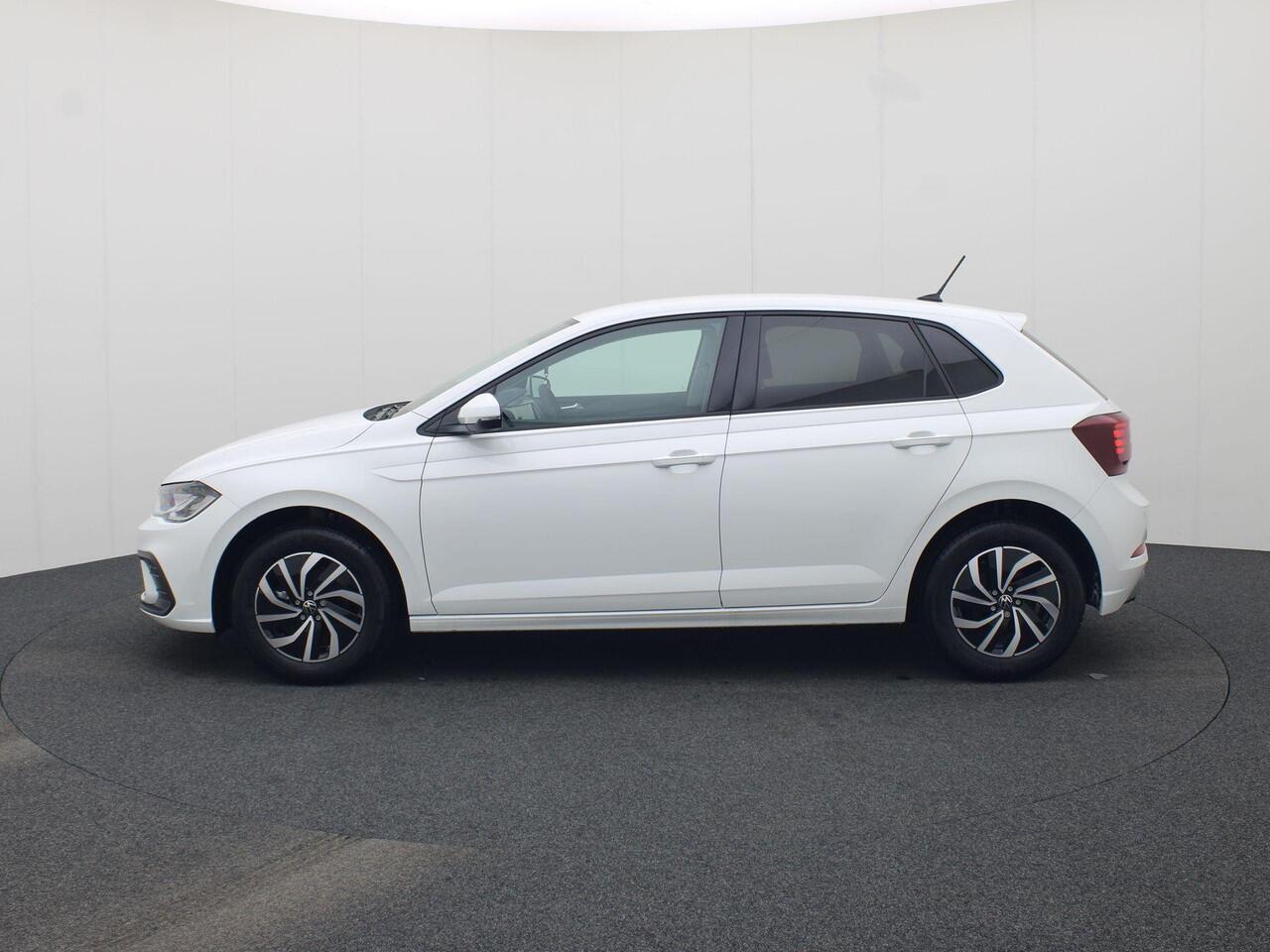 Volkswagen POLO Life Edition 1.0 TSI 95 pk 5 versn. Hand · Achteruitrijcamera · Voorraad OUTLET · Prijs is inclusief inruilpremie ·