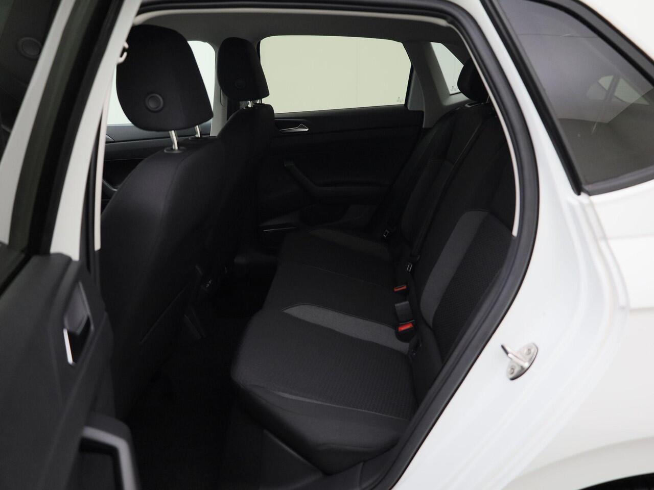 Volkswagen POLO Life Edition 1.0 TSI 95 pk 5 versn. Hand · Achteruitrijcamera · Voorraad OUTLET · Prijs is inclusief inruilpremie ·