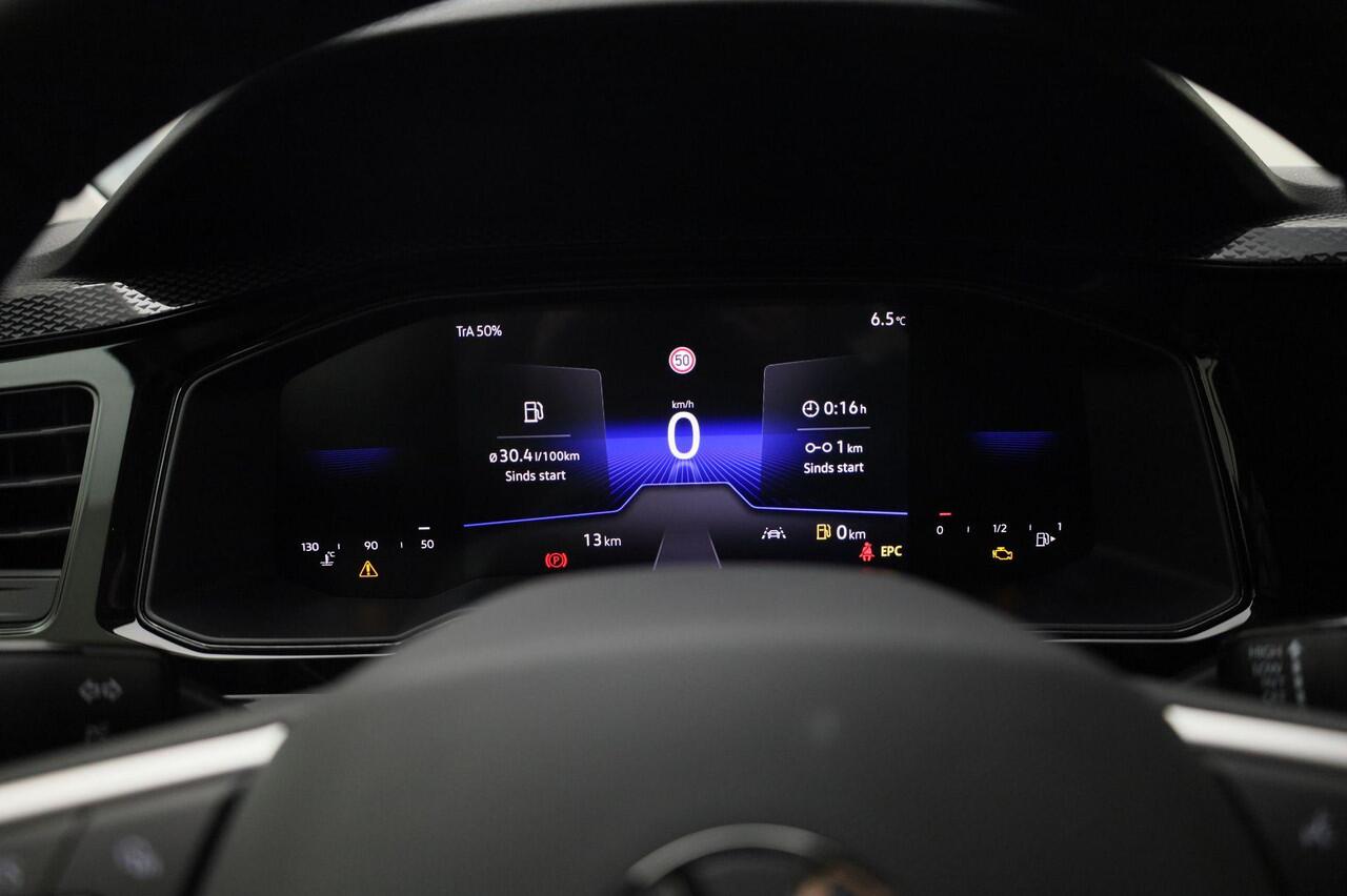 Volkswagen POLO Life Edition 1.0 TSI 95 pk 5 versn. Hand · Achteruitrijcamera · regensensor ·