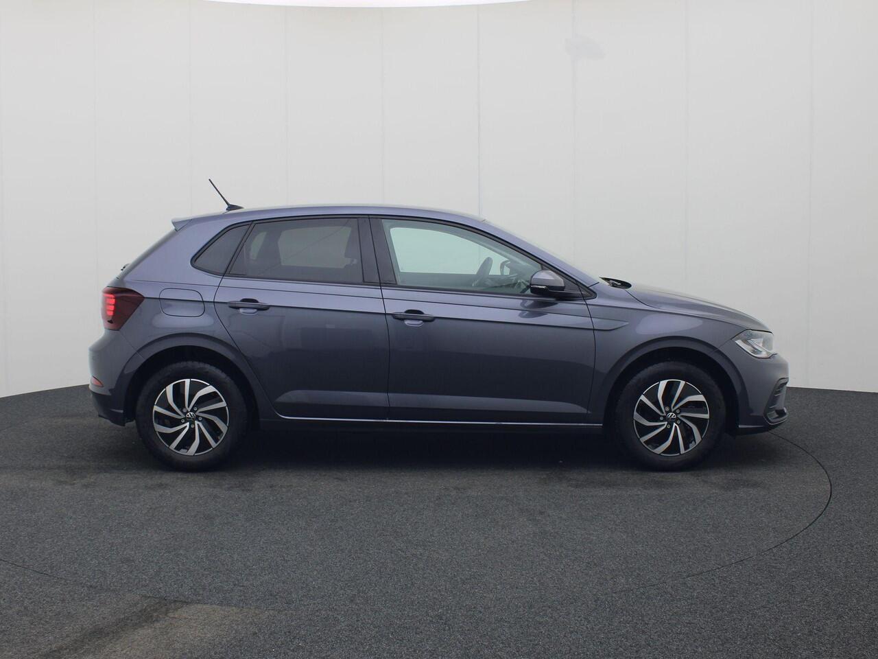 Volkswagen POLO Life Edition 1.0 TSI 95 pk 5 versn. Hand · Achteruitrijcamera · regensensor · Voorraad OUTLET · Prijs is inclusief inruilpremie ·