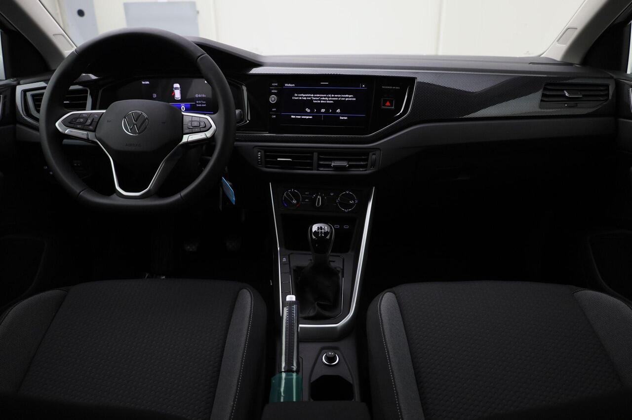 Volkswagen POLO Life Edition 1.0 TSI 95 pk 5 versn. Hand · Achteruitrijcamera · regensensor · Voorraad OUTLET · Prijs is inclusief inruilpremie ·