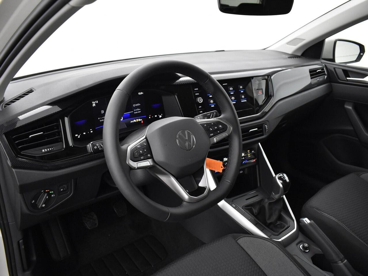 Volkswagen POLO Life Edition 1.0 TSI 95 pk 5 versn. Hand · Airconditioning automatisch, 2-zone (climatronic) ·