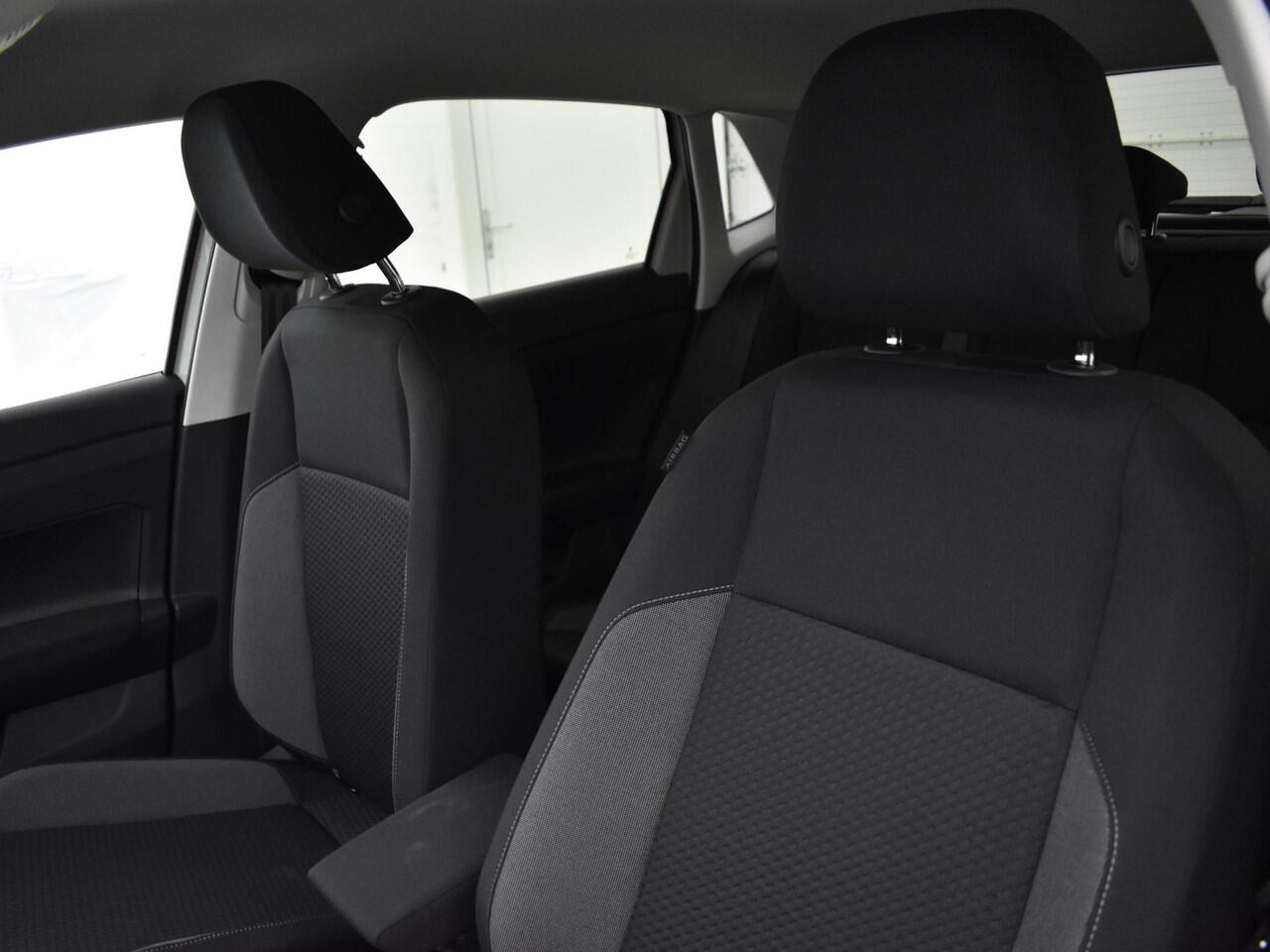 Volkswagen POLO Life Edition 1.0 TSI 95 pk 5 versn. Hand · Achteruitrijcamera · Voorraad OUTLET · Prijs is inclusief inruilpremie ·
