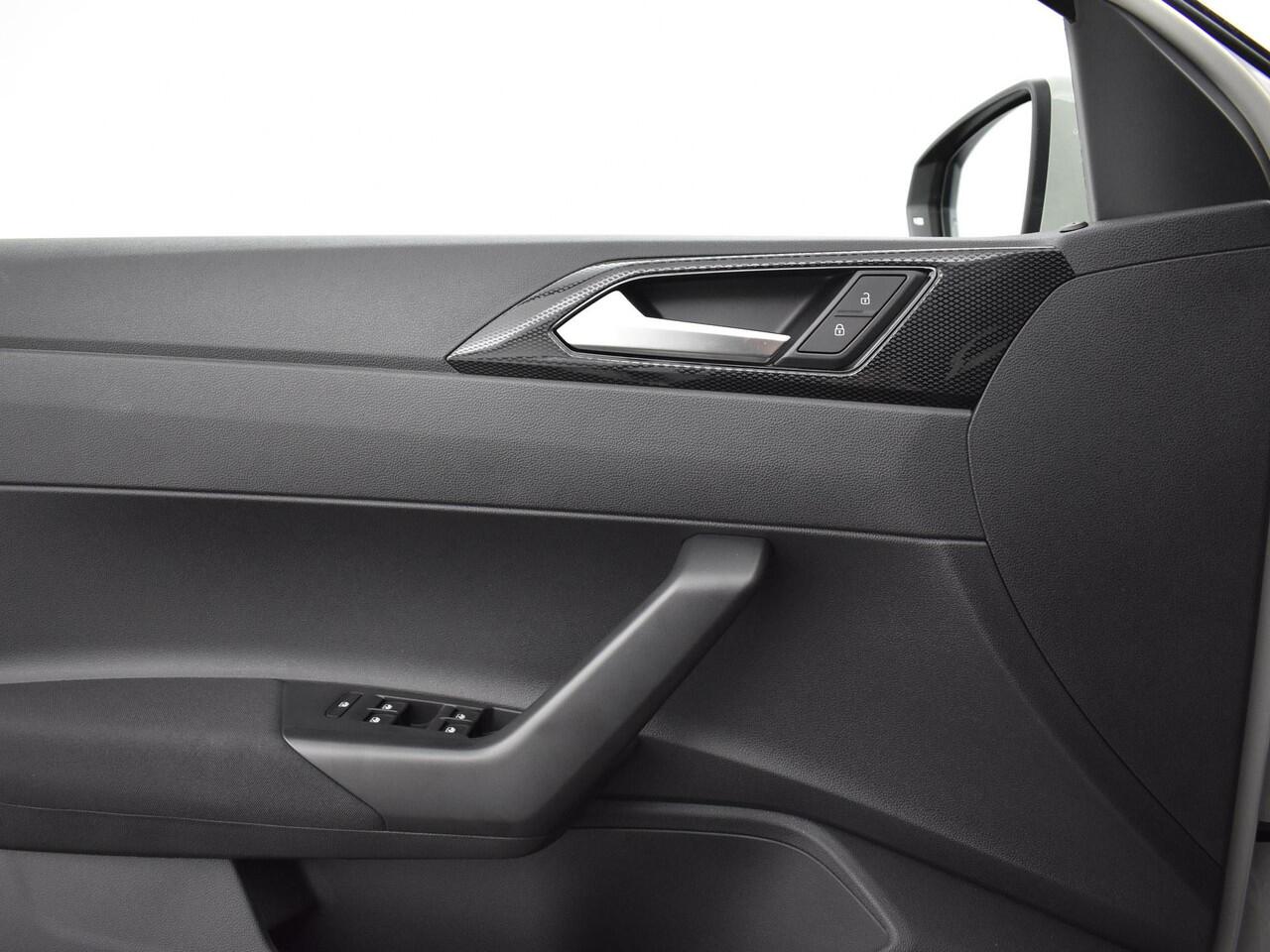 Volkswagen POLO Life Edition 1.0 TSI 95 pk 5 versn. Hand · Achteruitrijcamera · Voorraad OUTLET · Prijs is inclusief inruilpremie ·