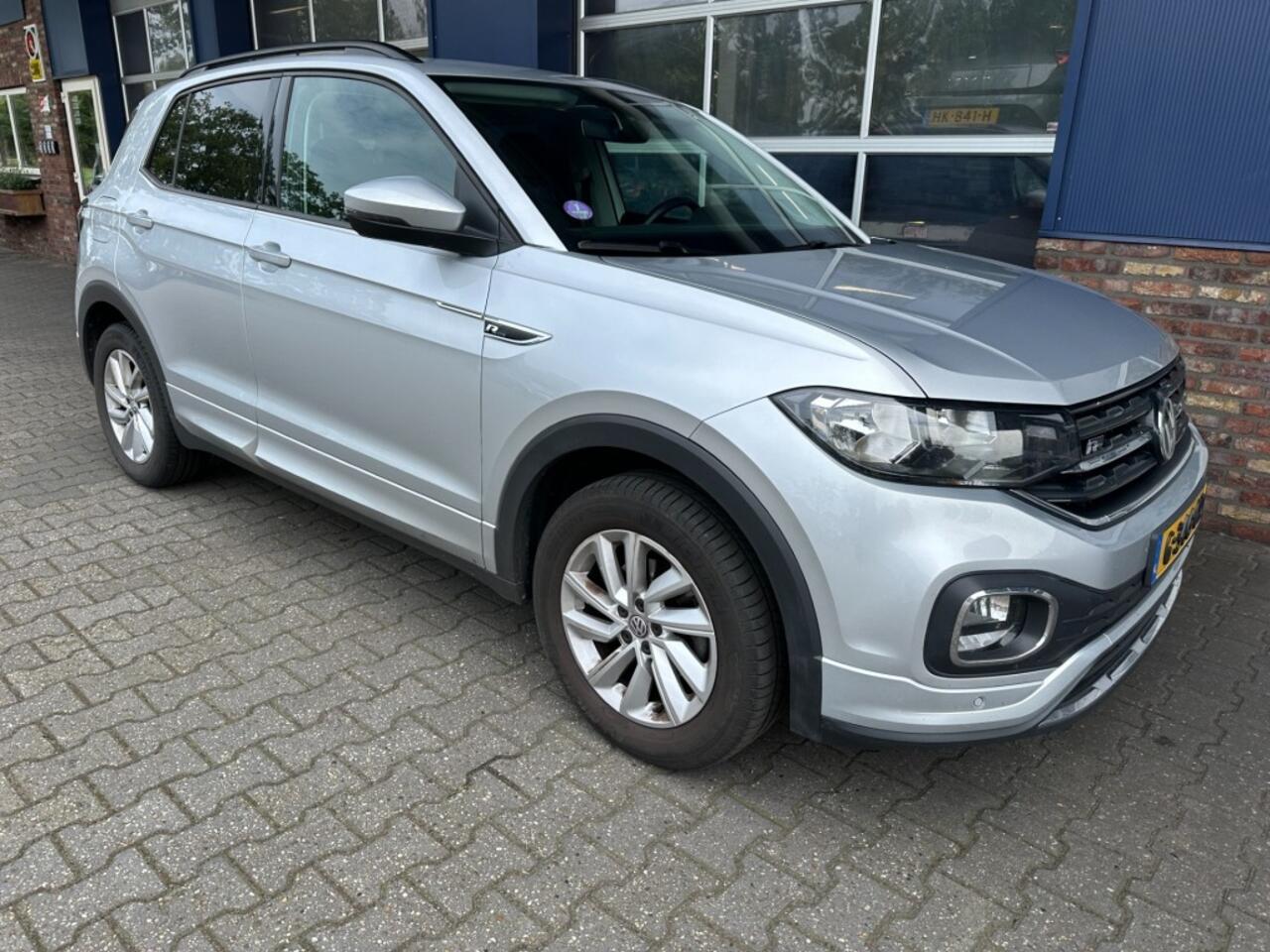 Volkswagen T-Cross 1.0 TSI LIFE. R-LINE. TREKHAAK. CAMERA. AUTOMAAT. ALL.IN.