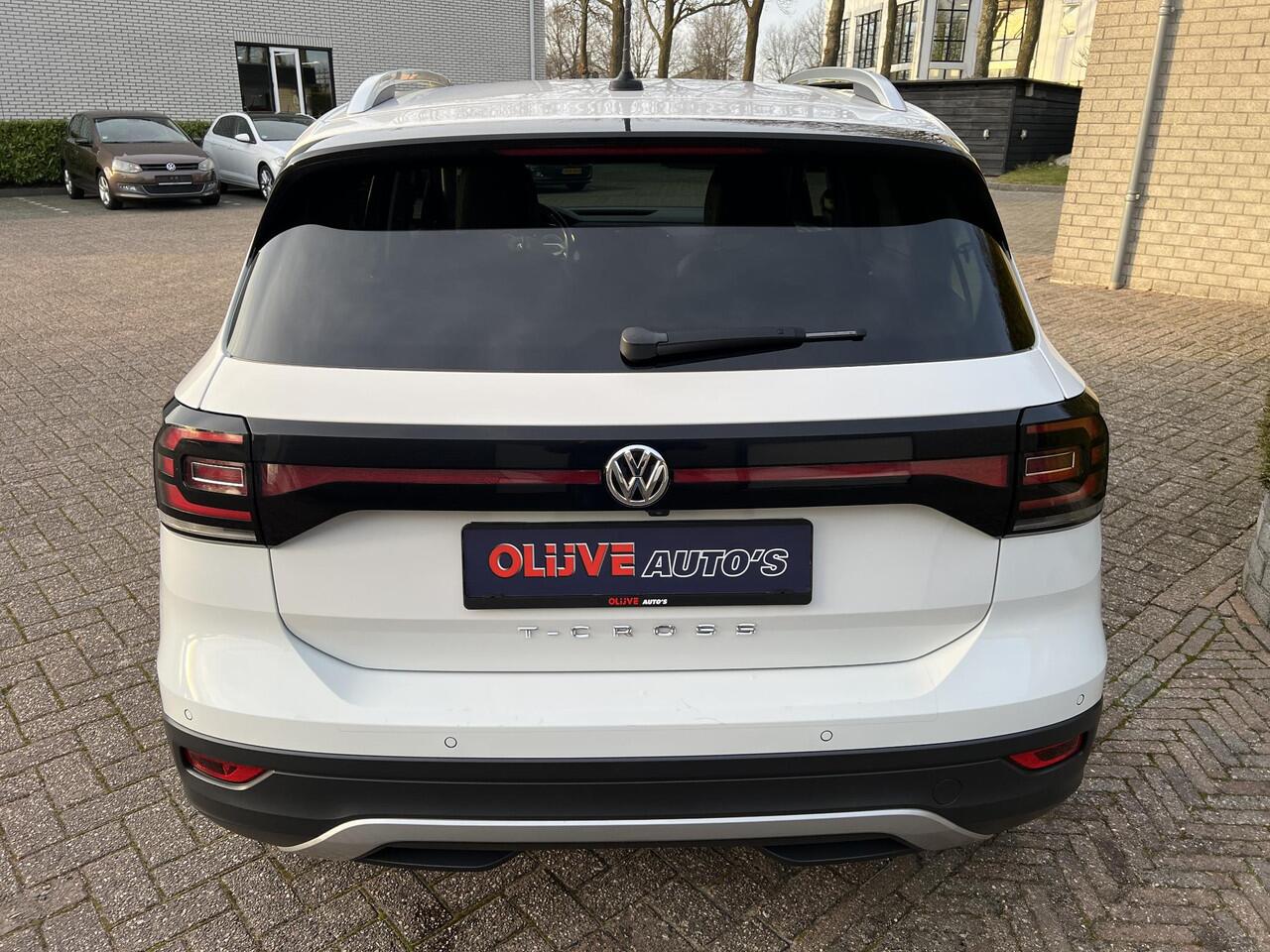 Volkswagen T-Cross 1.0 TSI Style115PK*Carplay*Trekhaak*Adaptivecruise