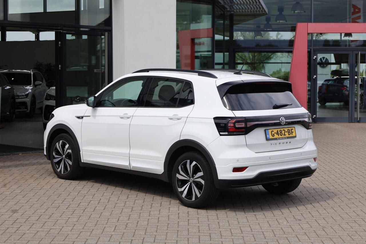 Volkswagen T-Cross 1.0 TSI R-Line 95PK / 70kW, Adaptieve cruise control (acc), navigatie, 2-zone climatronic, 17" 'Manila' LMV, dodehoekdetectie (side assist), DAB+, parkeersensoren voor en achter (pdc), elektrisch verstel- en verwarmbare buitenspiegels, digital cockpit pro