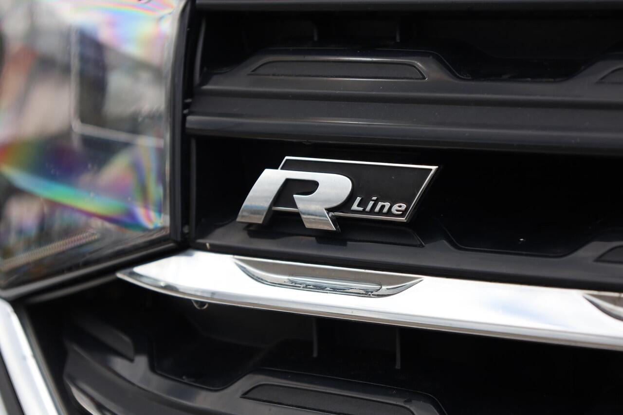 Volkswagen T-Cross 1.0 TSI R-Line 95PK / 70kW, Adaptieve cruise control (acc), navigatie, 2-zone climatronic, 17" 'Manila' LMV, dodehoekdetectie (side assist), DAB+, parkeersensoren voor en achter (pdc), elektrisch verstel- en verwarmbare buitenspiegels, digital cockpit pro