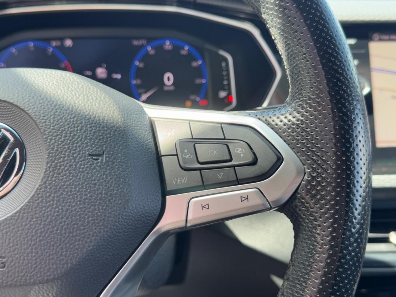 Volkswagen T-Cross 1.0 TSI AUT. R-LINE LED NAVI CARPLAY DIGITALE SCHERM AIRCO LMV P