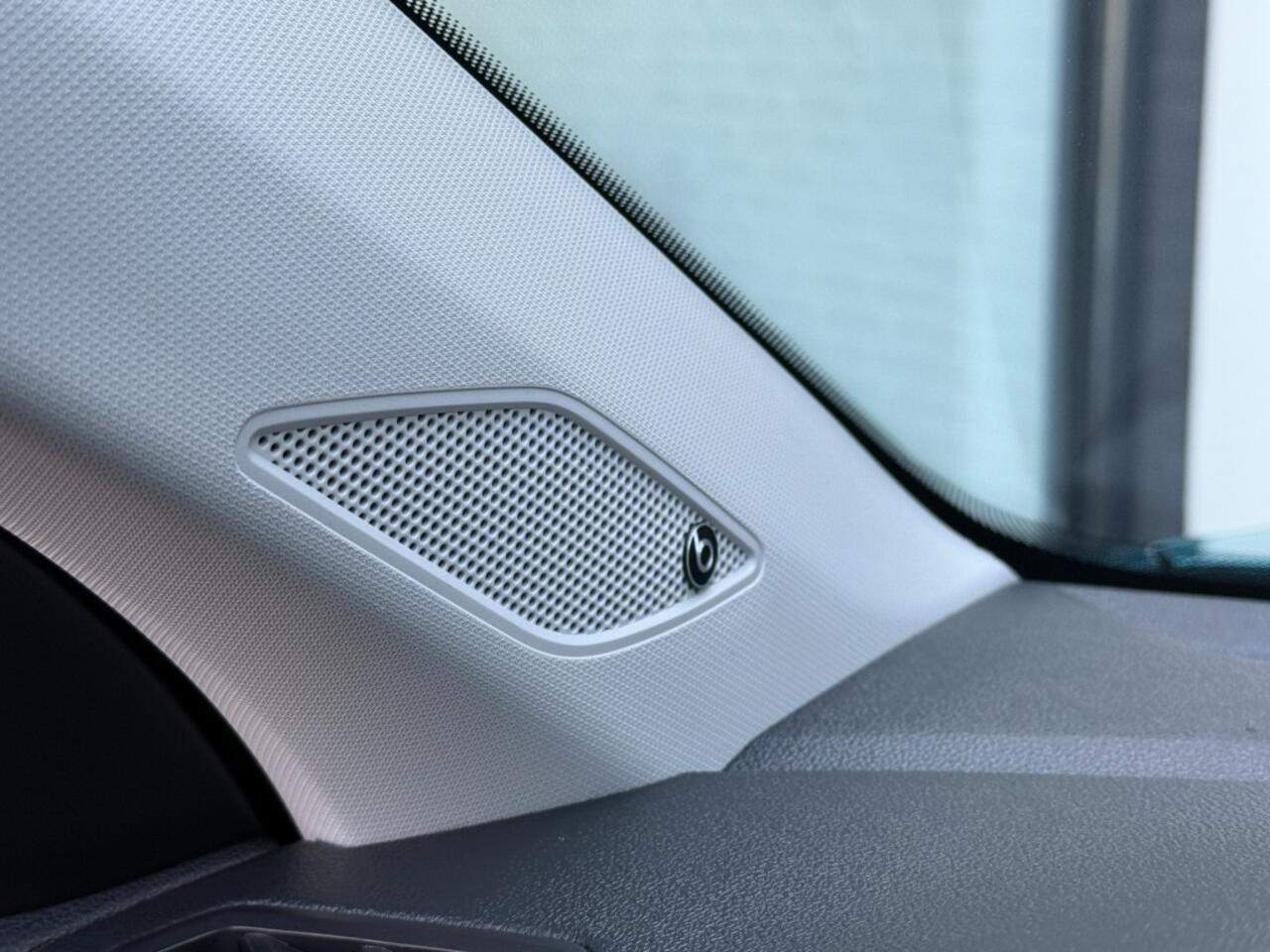 Volkswagen T-Cross 1.0 TSI Style,LED,Keyless,BLIS,Adapt Cruise,Camera,Digi Dash,Clima,