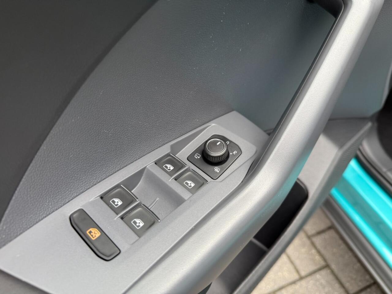 Volkswagen T-Cross 1.0 TSI Style,LED,Keyless,BLIS,Adapt Cruise,Camera,Digi Dash,Clima,