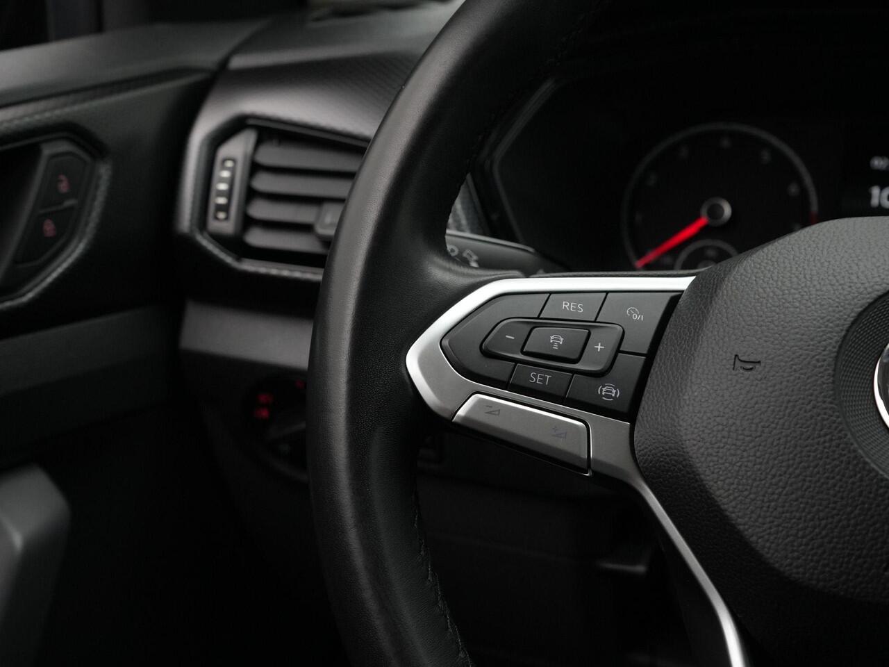 Volkswagen T-Cross 1.0 TSI 95 pk Life | Stoelverwarming | Navigatie Apple Carplay/Android Auto | Parkeersensoren voor/achter | Adaptive Cruise