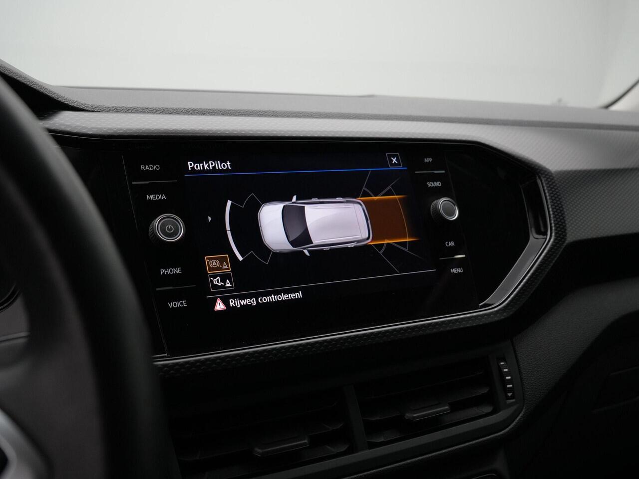 Volkswagen T-Cross 1.0 TSI 95 pk Life | Stoelverwarming | Navigatie Apple Carplay/Android Auto | Parkeersensoren voor/achter | Adaptive Cruise