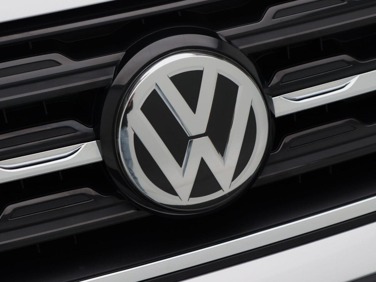 Volkswagen T-Cross 1.0 TSi 115 Pk Style R-Line | Adaptive Cruise | Stoelverwarming | CarPlay | Navigatie | Parkeersensoren | 18 Inch | 12.080 Km!!