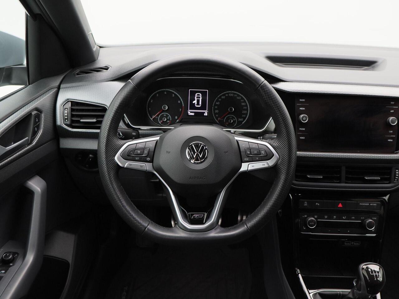 Volkswagen T-Cross 1.0 TSi 115 Pk Style R-Line | Adaptive Cruise | Stoelverwarming | CarPlay | Navigatie | Parkeersensoren | 18 Inch | 12.080 Km!!