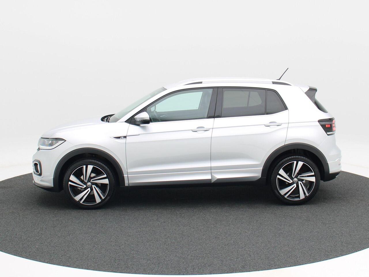 Volkswagen T-Cross 1.0 TSi 115 Pk Style R-Line | Adaptive Cruise | Stoelverwarming | CarPlay | Navigatie | Parkeersensoren | 18 Inch | 12.080 Km!!