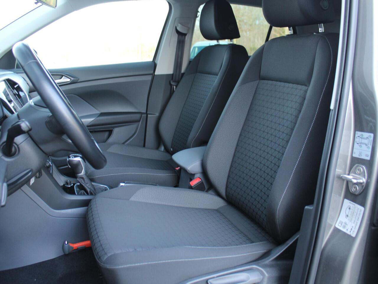 Volkswagen T-Cross 1.0 TSI 115pk Life | AUTOMAAT | Stoelverwarming | Climate control | Navigatie | PDC