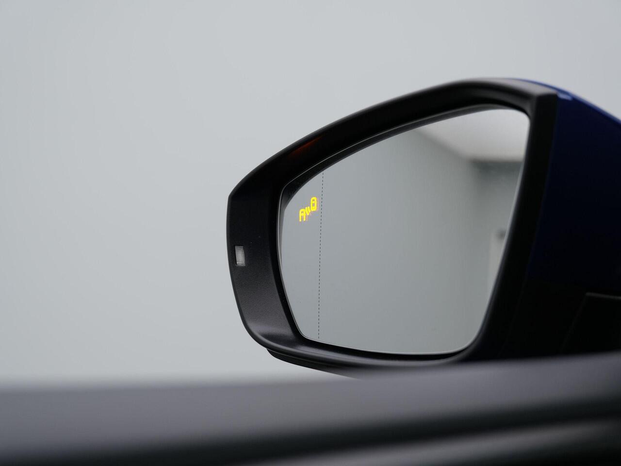 Volkswagen T-Cross 1.0 TSI 115 pk Style | Stoelverwarming | Navigatie | Parkeersensoren voor/achter