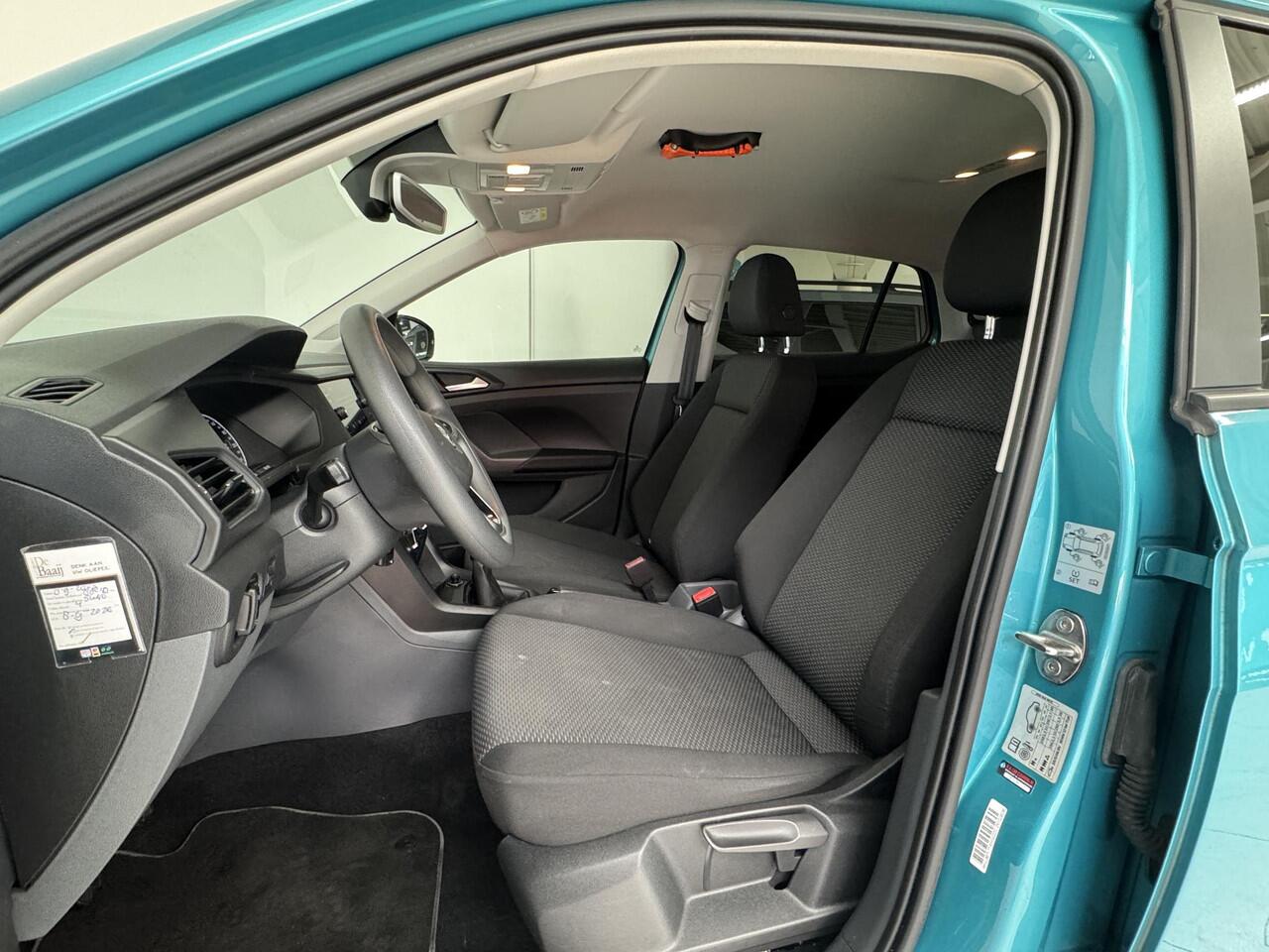 Volkswagen T-Cross 1.0 TSI Life | All-Season banden | Stoelverwarming | Navigatie | Parkeersensoren V+A |
