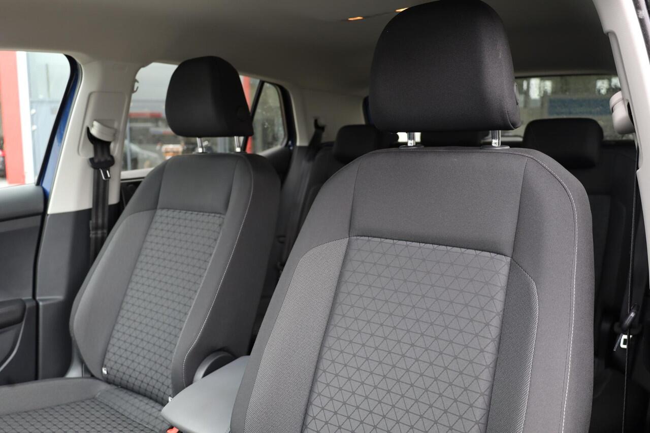 Volkswagen T-Cross 1.0 TSI Life 95PK / 70kW, NL auto dealeronderhouden 1e eigenaar, privacy glas, dodehoekdetectie (side assist), adaptieve cruise control (acc), parkeersensoren voor en achter (pdc), comfortstoelen met lendesteun, Apple Carplay / Android Auto, elektrisch ve