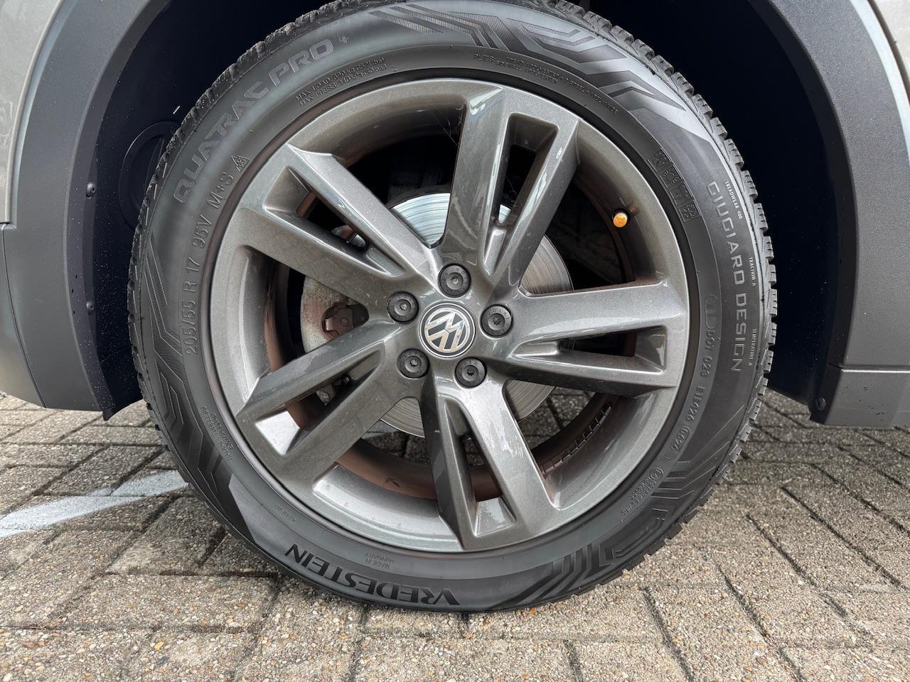 Volkswagen T-Cross 1.0 TSI Life | Navi | App Conn. | Aur camera | DAB