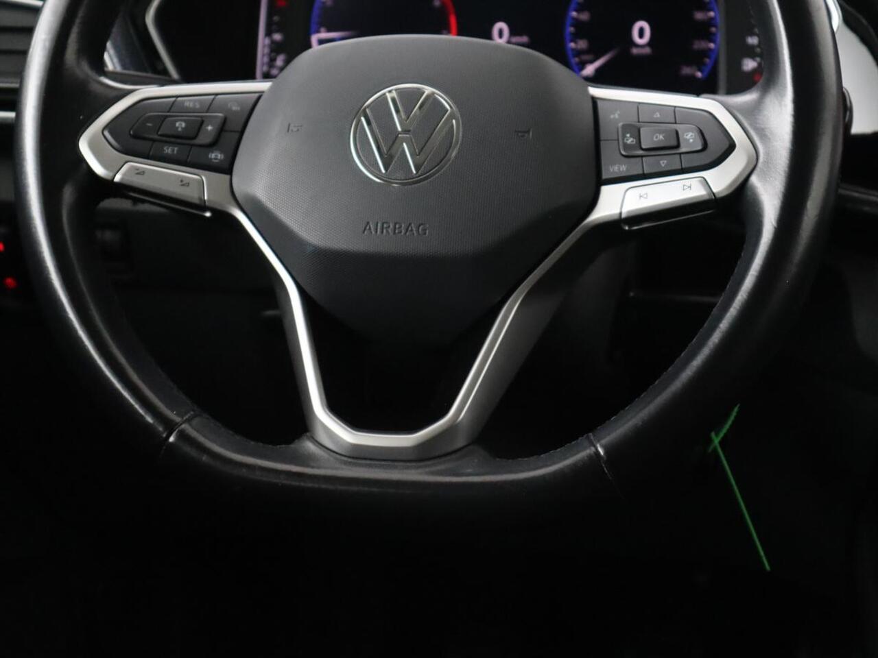 Volkswagen T-Cross 1.0 TSI R-Line | Camera | Carplay | Stoelverwarming | Cruise Control Adaptief | LED koplampen | LMV 18 |