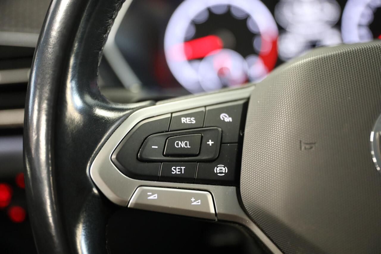 Volkswagen T-Cross 1.0 TSI Style Business R