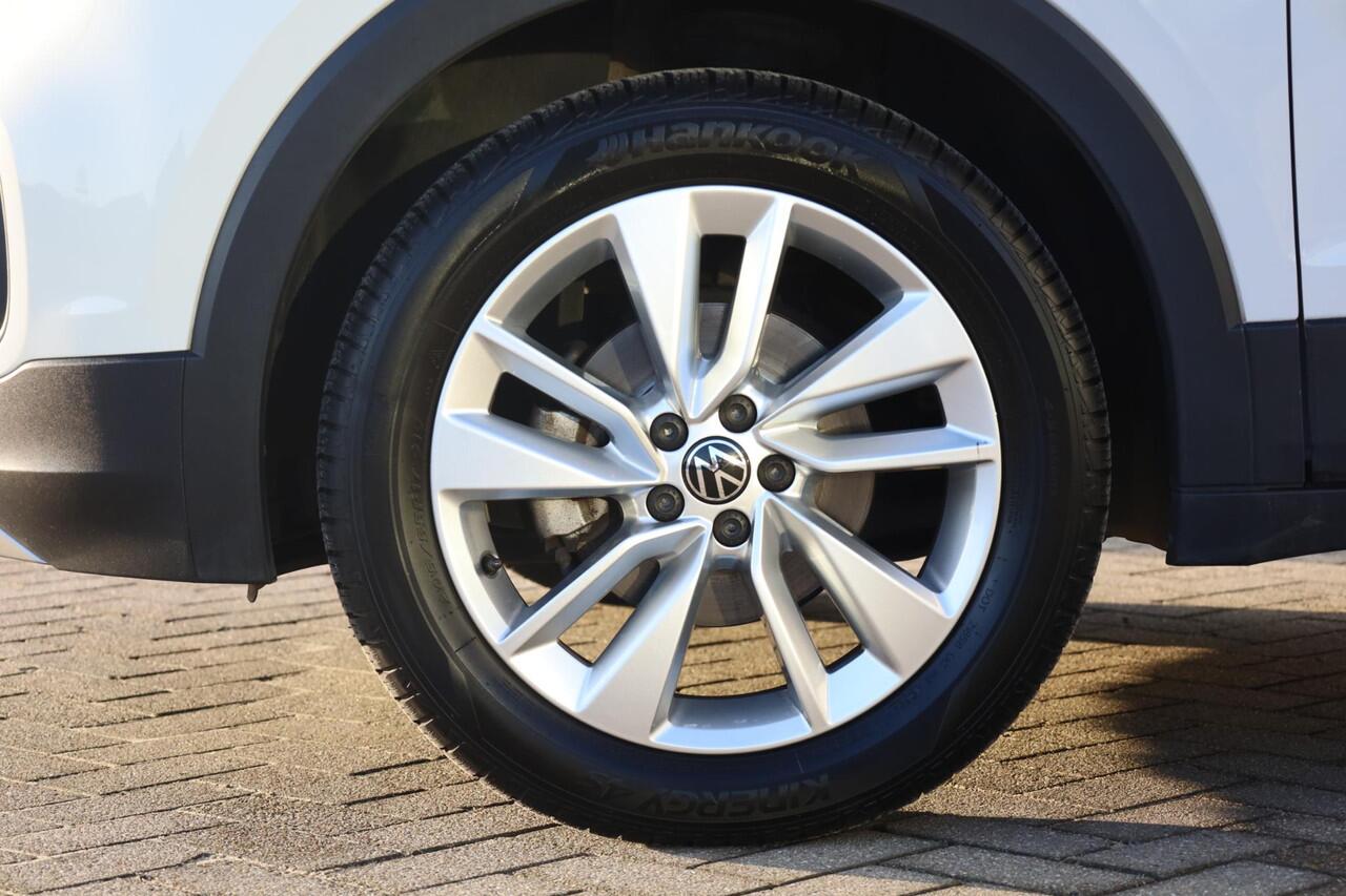 Volkswagen T-Cross 1.0 TSI Style 115PK / 85kW, Voorstoelen verwarmbaar, navigatie, Apple Carplay & Android Auto, dodehoek detectie (side assist), digital cockpit pro, adaptieve cruise control (acc), achteruitrijcamera (rear view), elektrisch verstel-, verwarm- en inklapbare