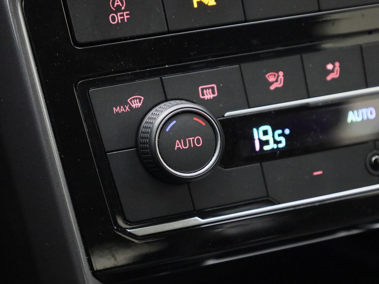 Volkswagen T-Cross 1.0 TSI 115pk Style · Navigatie · Camera + Parkeersensoren · LED