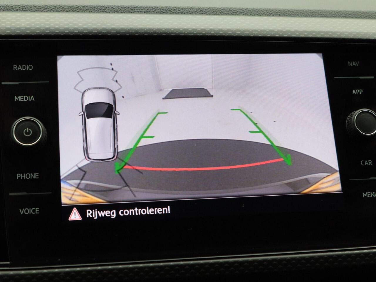 Volkswagen T-Cross 1.0 TSi 115 Pk Automaat Life Business | Full LED | Camera | CarPlay | Keyless | Parkeersensoren | Privacy Glass | Navigatiesysteem | 16 Inch