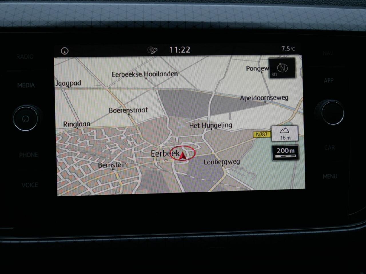 Volkswagen T-Cross 1.0 TSI STYLE BNS R-LINE **Clima//Navi//Lm **