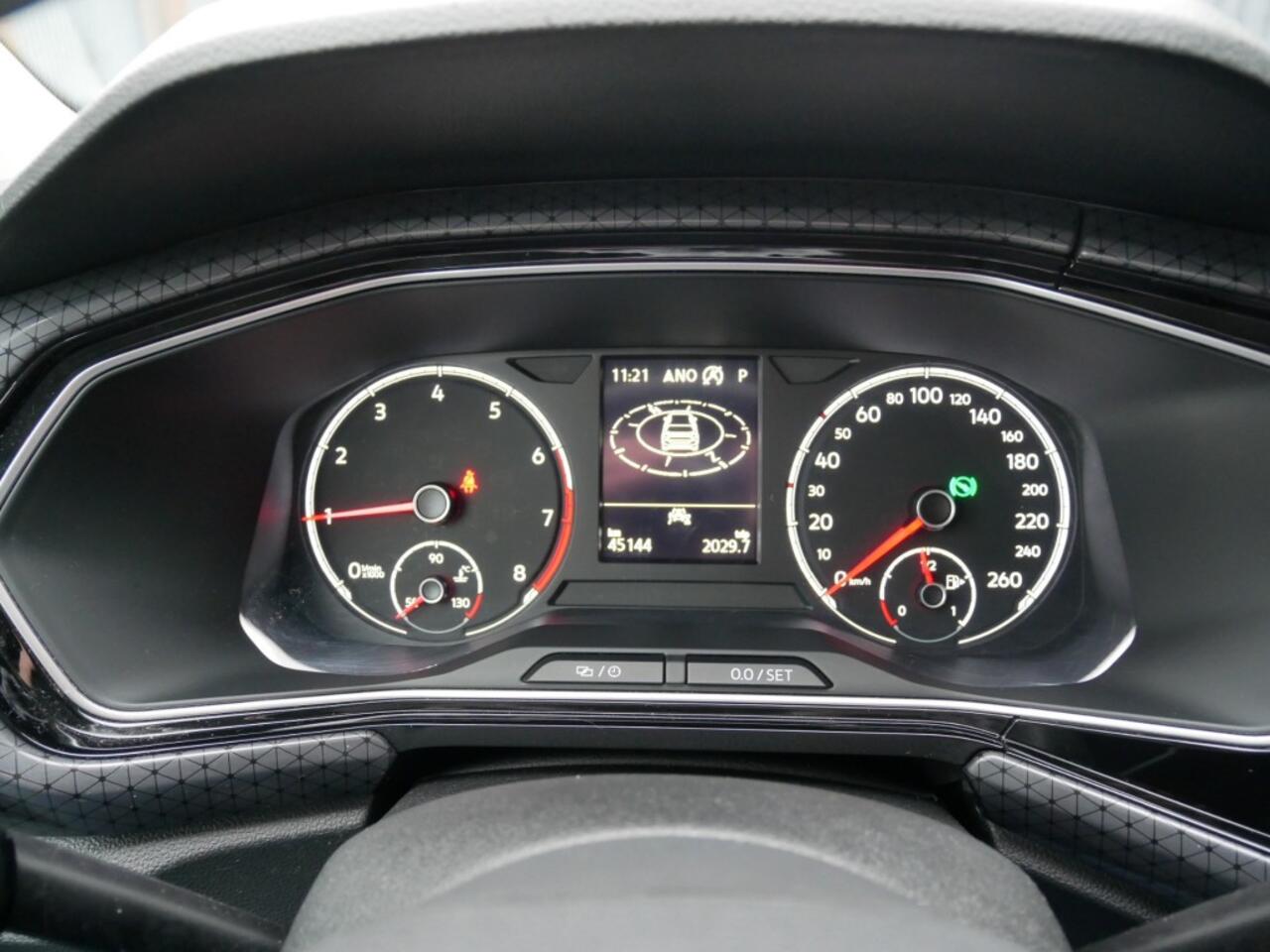 Volkswagen T-Cross 1.0 TSI STYLE BNS R-LINE **Clima//Navi//Lm **