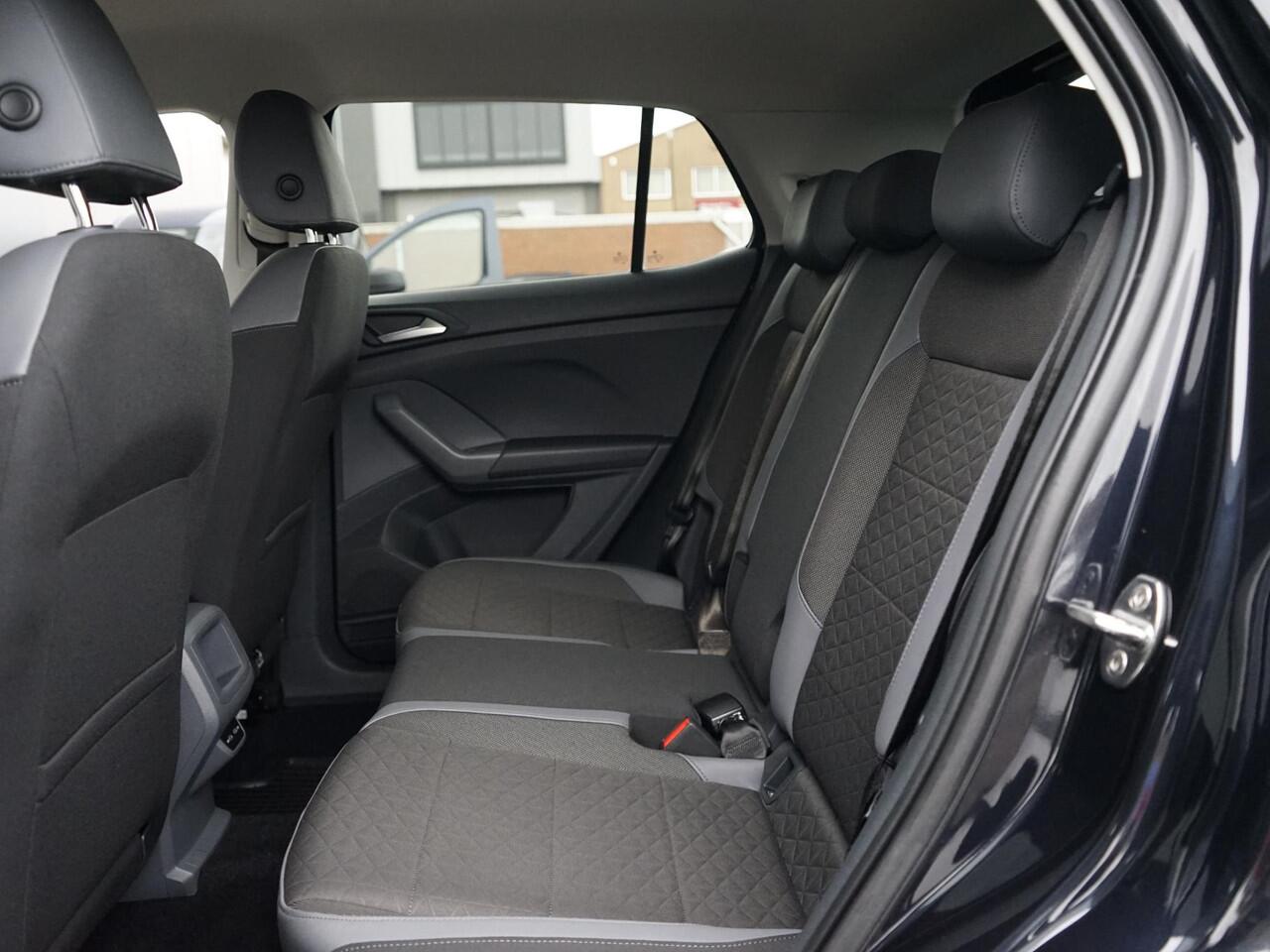 Volkswagen T-Cross 1.0 TSI R-Line 1e Eig / Dealeronderh / LED / Adaptieve cruise / 18inch / Navigatie / Carplay / Camera / PDC /