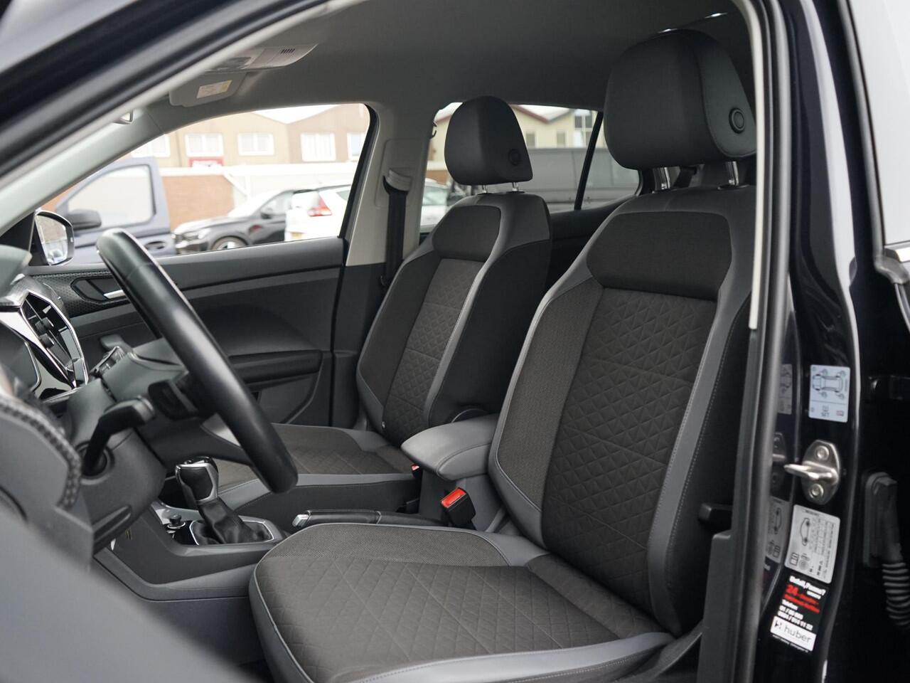 Volkswagen T-Cross 1.0 TSI R-Line 1e Eig / Dealeronderh / LED / Adaptieve cruise / 18inch / Navigatie / Carplay / Camera / PDC /