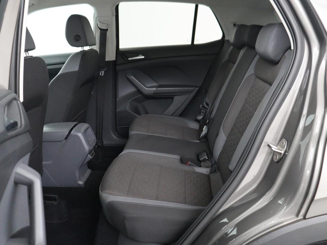 Volkswagen T-Cross 1.0 TSI Style | Automaat | Stoelverwarming | Camera | Virtual Cockpit | Trekhaak | Navigatie | Adaptive cruise | Full LED | Climate control | Parkeerhulp